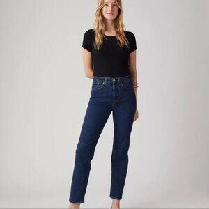 NWT Levi Wedgie Straight Fit Women's